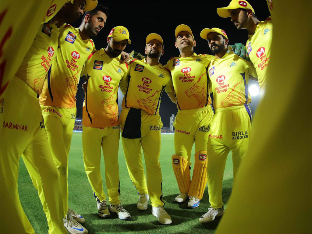 MS Dhoni discussion with young CSK Players